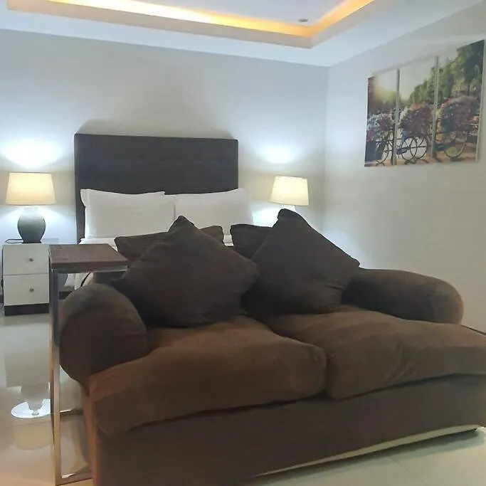 Apartamento Sheryll Escapes - 305 La Grande, Cozy Condo With Hotel Amenities! Ángeles Filipinas