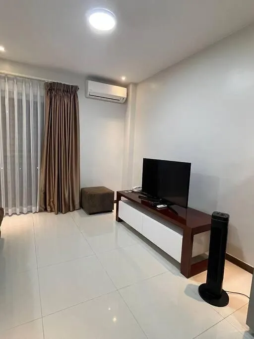 Sheryll Escapes - 305 La Grande, Cozy Condo With Hotel Amenities! Ángeles 0*,  Filipinas