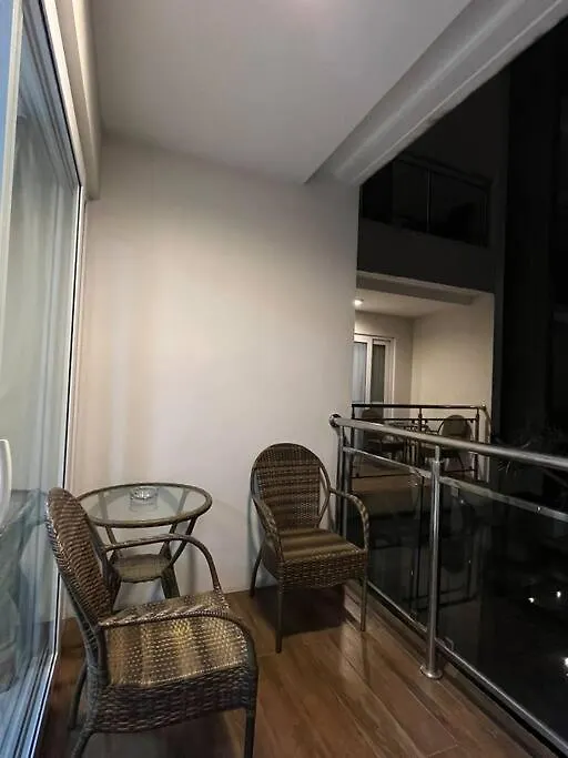 Apartamento Sheryll Escapes - 305 La Grande, Cozy Condo With Hotel Amenities! Ángeles Filipinas