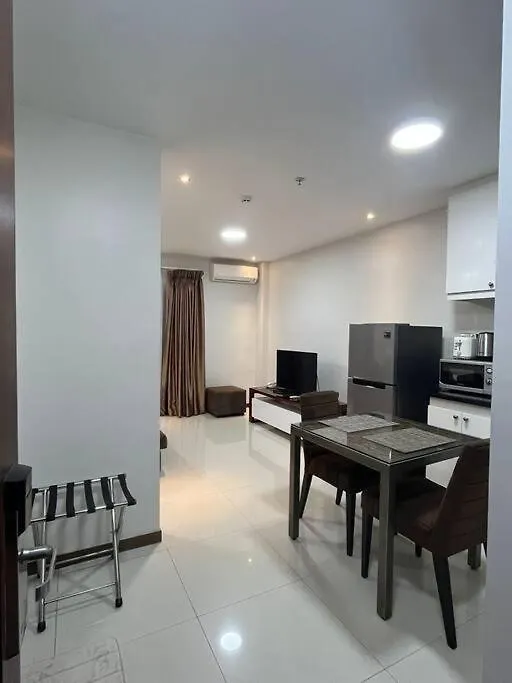 Sheryll Escapes - 305 La Grande, Cozy Condo With Hotel Amenities! 安吉利斯 菲律宾